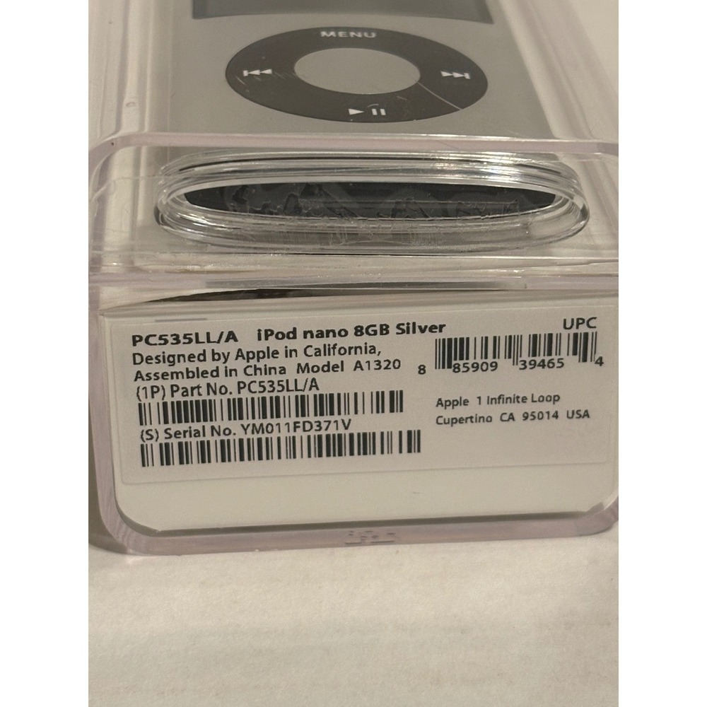 Apple iPod nano 5th Gen 8GB Silver MP3 Player A1320 PC535LL/A Case & Earbuds - Picture 4 of 6